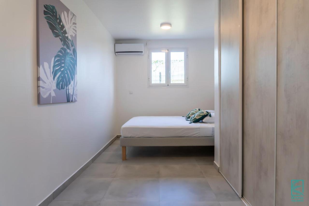 Superbe Appartement Avec Terrasse Vue Nature - Julyan House Petit-Bourg Exteriör bild